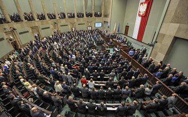Парламент прийняв закон про захист польських волонтерів в Україні від кримінального переслідування.