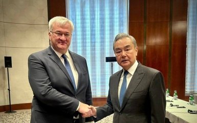 Китай запевнив Україну в підтримці, зважаючи на російські напади.