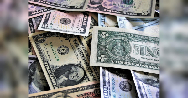 Доларовий курс в Україні: зимовий прогноз