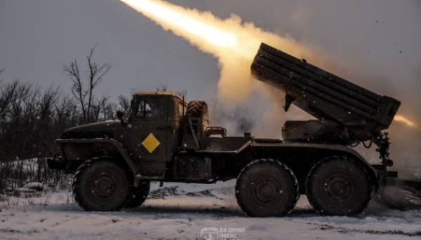 В зоні бойових дій – 206 сутичок, противник здійснив 54 авіанальоти