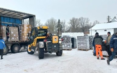 Понтифік відправив в Україну медикаменти, провізію та електрогенератори.