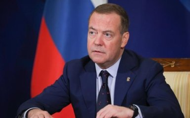 Вкрай ризиковано. Медведєв сфабрикував причину для використання ядерного арсеналу