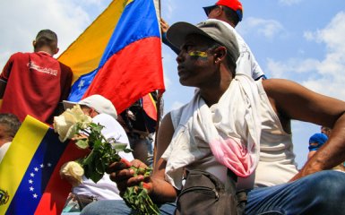 Режим Мадуро випустив на волю кількадесят політичних бранців Венесуели.