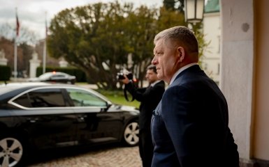 Фіцо нахабно звинуватив Україну у вимаганні від Угорщини.