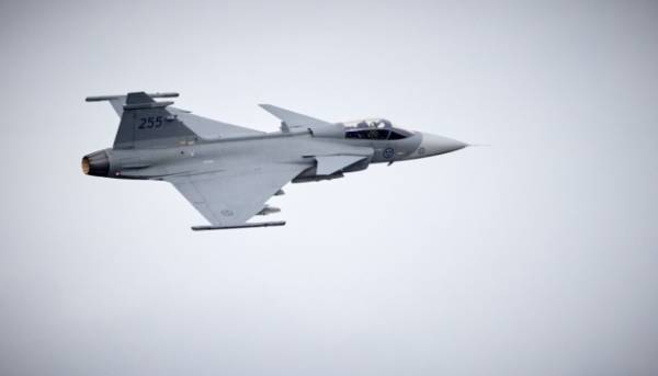 Президент: Україна розраховує на 150 Gripen і 100 Rafale.