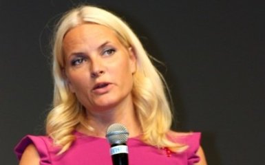 Норвезька спадкоємиця престолу приносить відкриті вибачення за контакти&hellip;