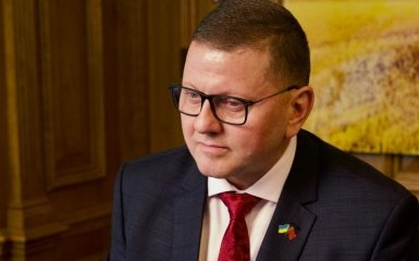 “Я відіб’ю цей наступ”. Залужний повідомив про розбіжності з Єрмаком.