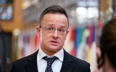 Сійярто зухвало охрестив українську мобілізацію “примусовим набором”.