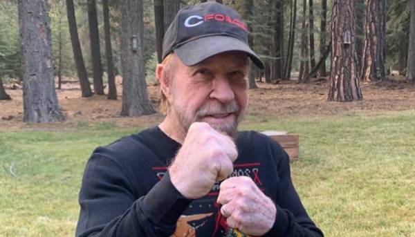 Пішов з життя американський актор та знавець бойових мистецтв Чак Норріс