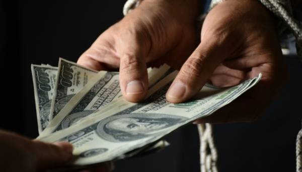 Хабарництво – значна перешкода для людей і підприємств.