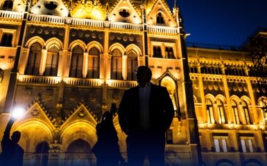 Кошти не відшкодуємо. В Угорщині загрожують продовжувати обкрадати українців.