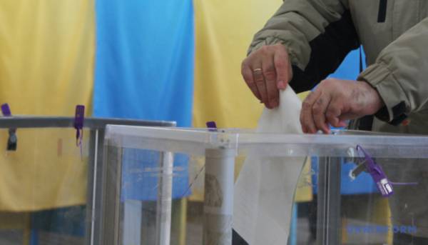 Збільшилась частка українців, що схвалюють вибори після завершення бойових дій.