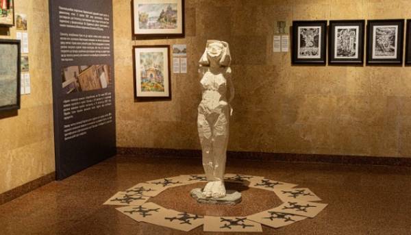 Херсон: Повернути викрадене мистецтво: Художники нагадують про незаконно вивезені роботи.