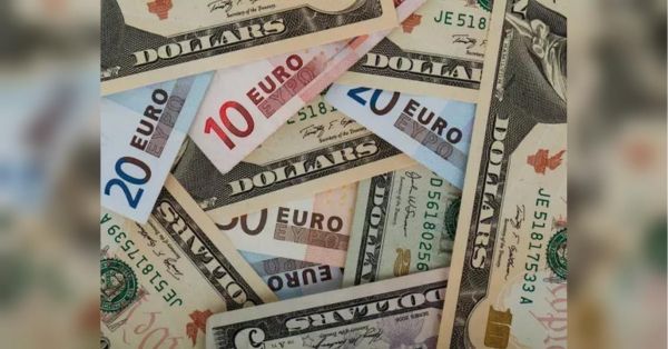 Долар дорожче 44 гривень більше не дивує: що буде з обмінним курсом