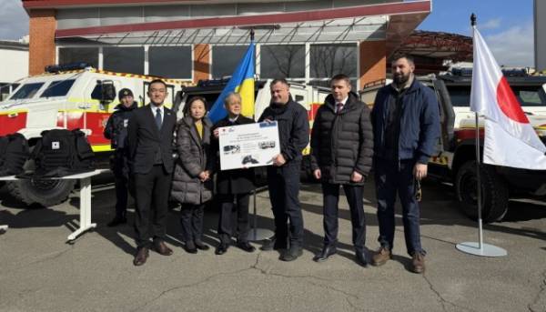 Японія надала ДСНС спеціалізовану техніку та обладнання для розміновування.