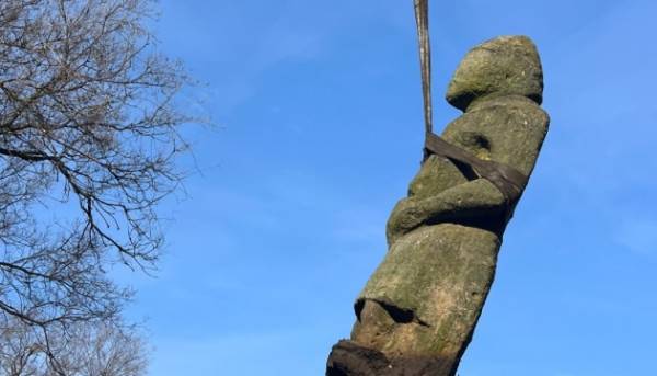 Армійці вивезли з Новомиколаївки, що на Запоріжжі, давні кам’яні монументи 12-го віку.