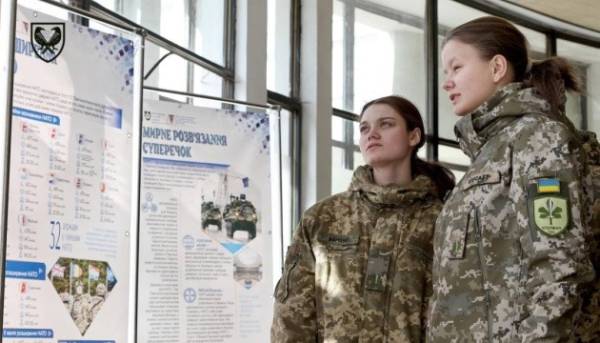 В київському метрополітені презентували експозицію про НАТО та взаємодію з Україною.