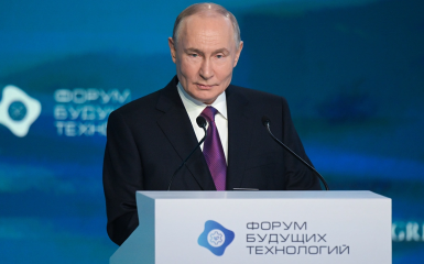 Путін має намір “легально” вводити армію РФ в інші держави