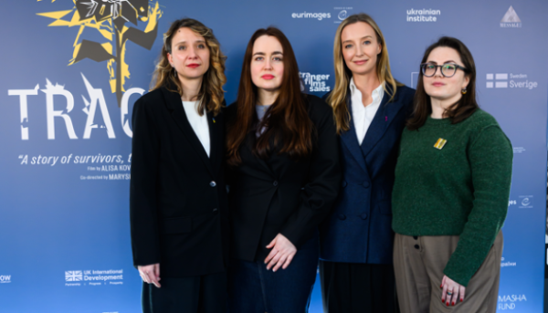 Київ: Ексклюзивний перегляд кінострічки “Сліди” про воєнний досвід жінок, що зазнали наруги.