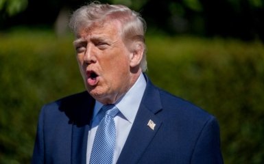 “Геть політику!” Трамп розкритикував Папу.