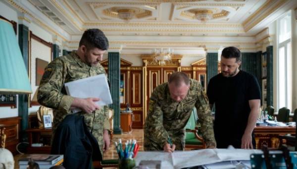 Актуальні ділянки фронту та дипломатичні удари: Зеленський прослухав звіт Сирського і Гнатова.