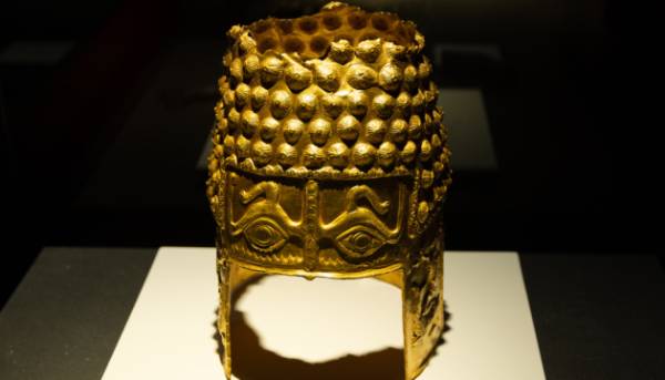 Знахідка румунських скарбів: віднайдено золотий шолом, викрадений з нідерландського музею.