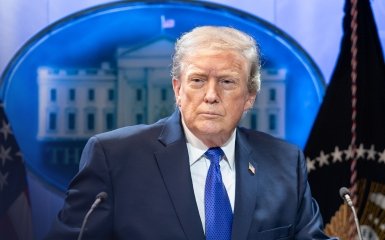 Трамп обіцяв не бомбити Іран, якщо відкриють Ормузьку протоку.