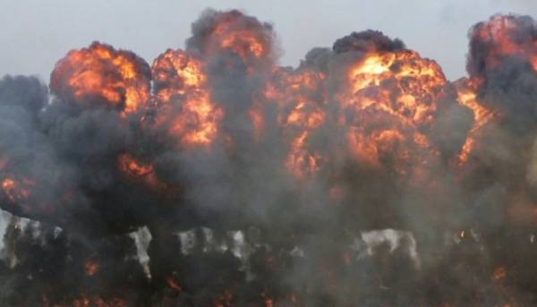 В Туапсе пожежа на нафтопереробному заводі після удару дронів.