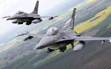 Польські F-16 зустріли два російські Су-30 над Балтійським морем