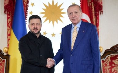 Туреччина зголосилася організувати новий етап мирних перемовин України, Америки та Росії