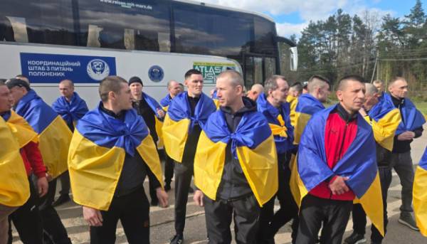 Спецслужба оприлюднила унікальні кадри обміну бранцями.