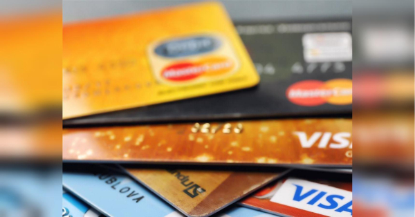 Українцям світять чималі стягнення за карткові транзакції: що важливо пам’ятати