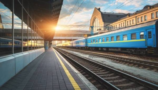 Укрзалізниця збільшує кількість рейсів та призначає тимчасові поїзди на літній період