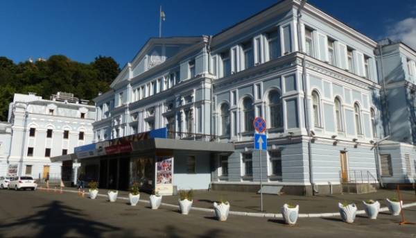 Франка готує показ вистави «Там, де сідає сонце»