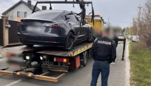 Неправомірне збагачення та неправдиві відомості в деклараціях: поліція здійснила 44 обшуки у службовців ВЛК.