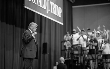 Трампові оцінки в Штатах невпинно знижуються.