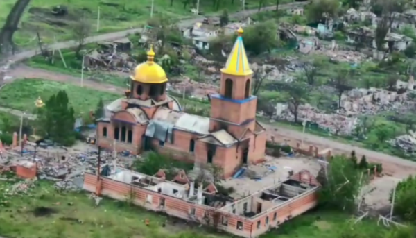 Прикордонники продемонстрували наслідки руйнувань, завданих росіянами селу Водяне на Донеччині.