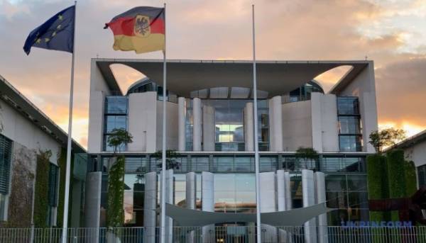 Німеччина пропонує українцям призовного віку, які прямують до Євросоюзу, індивідуальний розгляд їхніх&hellip;