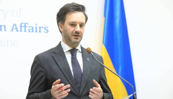 МЗС: Чотирьох українських моряків, затриманих Іраном у Ормузькій протоці, повернули додому