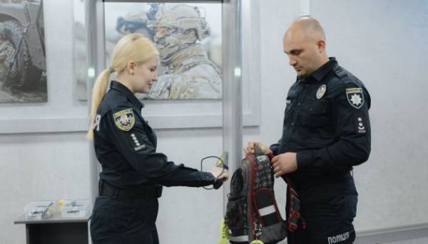 Німецькі партнери надали 185 комплектів металошукачів для української Служби освітньої безпеки.