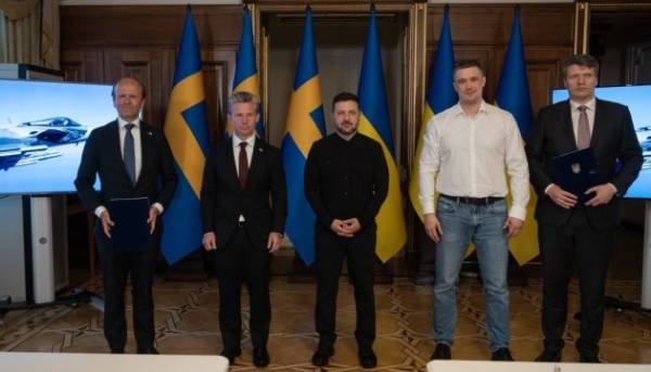 Україна та Швеція підписали договір щодо придбання шістнадцяти винищувачів Gripen E