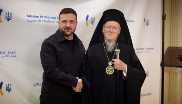 Президент України Володимир Зеленський висловив запрошення Вселенському Патріарху Варфоломію здійснити візит до України.