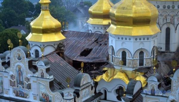 Близько 80% даху Успенського собору постраждало внаслідок російського обстрілу, повідомила Бережна.