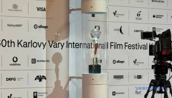 Картина «Збір фруктів» здобула «Кришталевий глобус» на кінофестивалі в Карлових Варах.