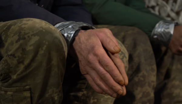 Українські сили взяли в полон 20 російських солдатів, які здалися вдруге, повідомляє Координаційний штаб.