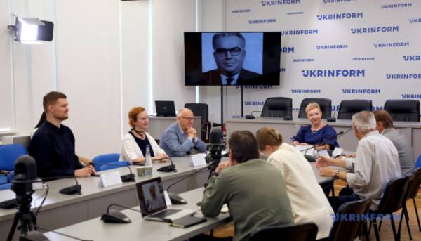 Цьогорічний музичний фестиваль у стилі ретро, присвячений Весоловському, відбудеться під девізом «Музика,&hellip;
