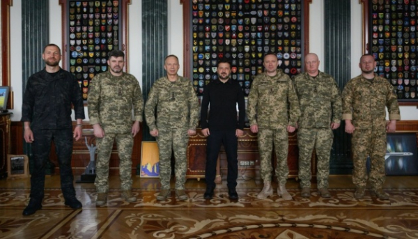 Оприлюднено укази про призначення Драпатого Головнокомандувачем та Скибюка — начальником Генштабу