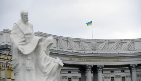 МЗС України щодо неофіційної зустрічі Німеччини та Росії в Баку: настільки ж таємна, наскільки й несуттєва.