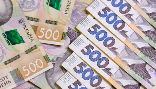 З першого дня нового року оклади для працівників сфери культури збільшаться на…