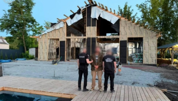 В Одеській області затримали майора, який примусив 83 військових зводити його маєток
